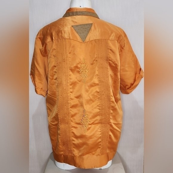 orange short-sleeved guayabera for men - Picture 2 of 6
